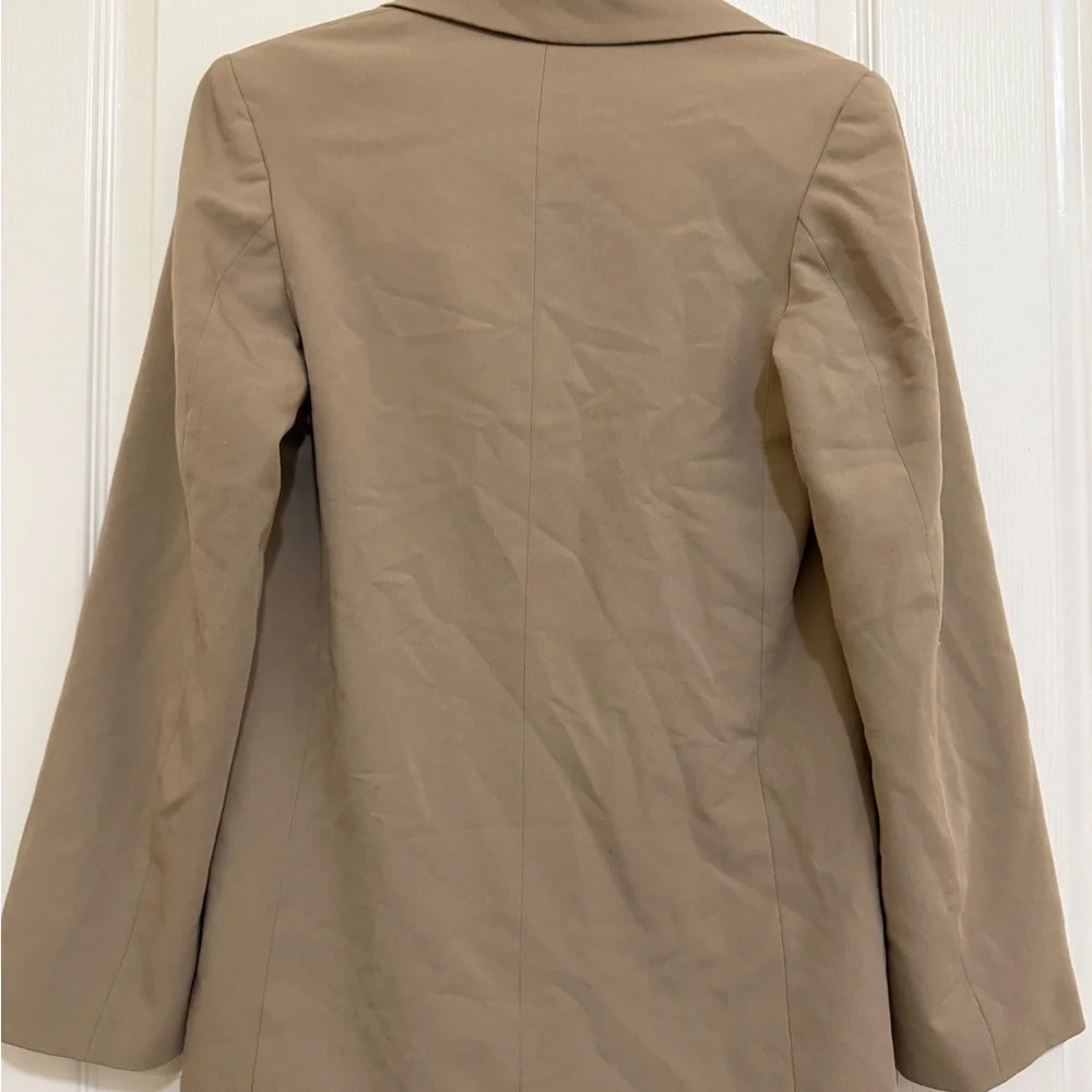 H&M Classic Beige Blazer - Picture 3 of 11